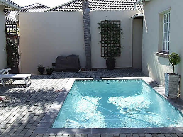 Rates for River Road guest house in Port Elizabeth